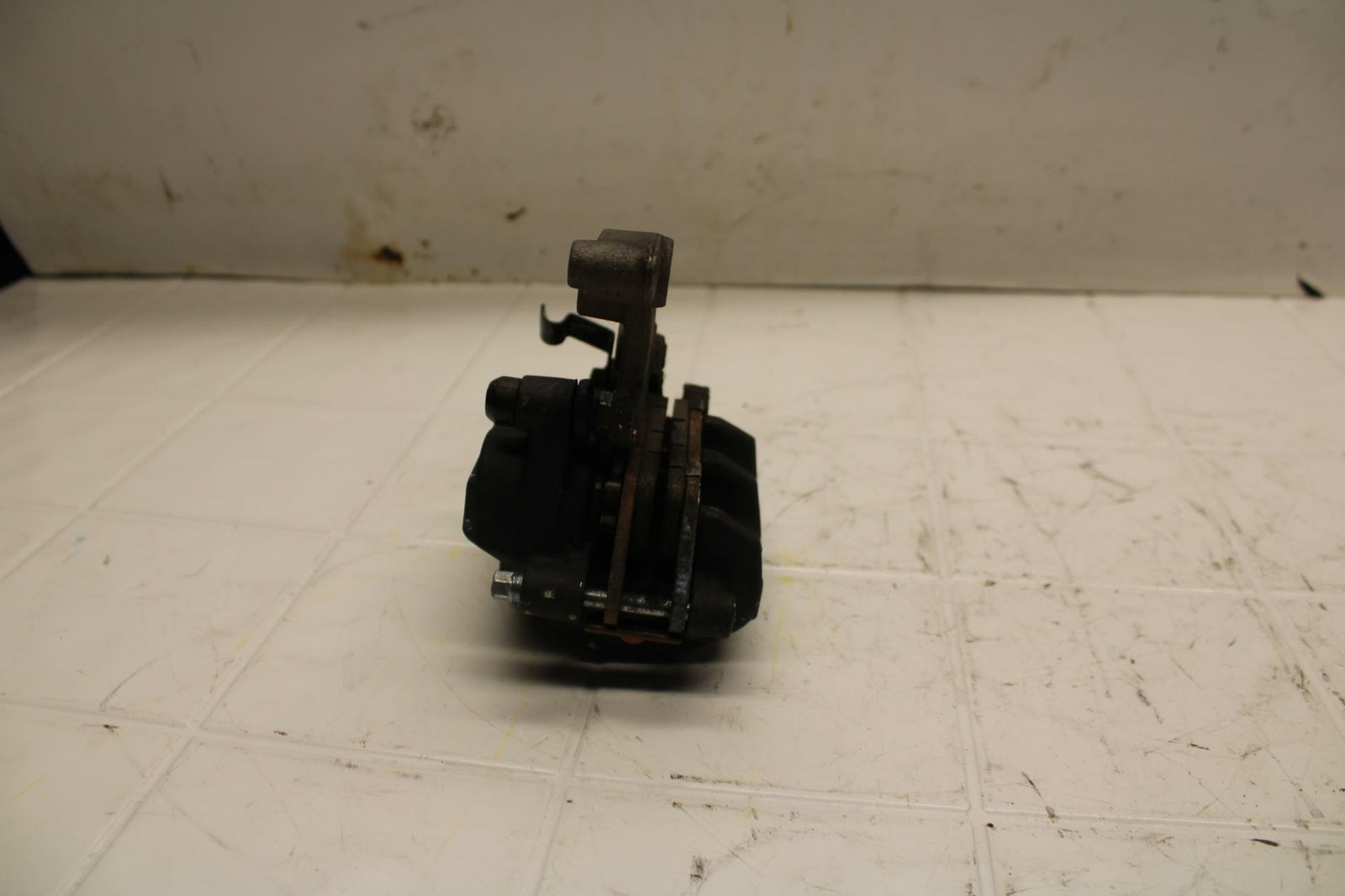 15-16 HONDA CB300F ABS  FRONT BRAKE CALIPER  BB05