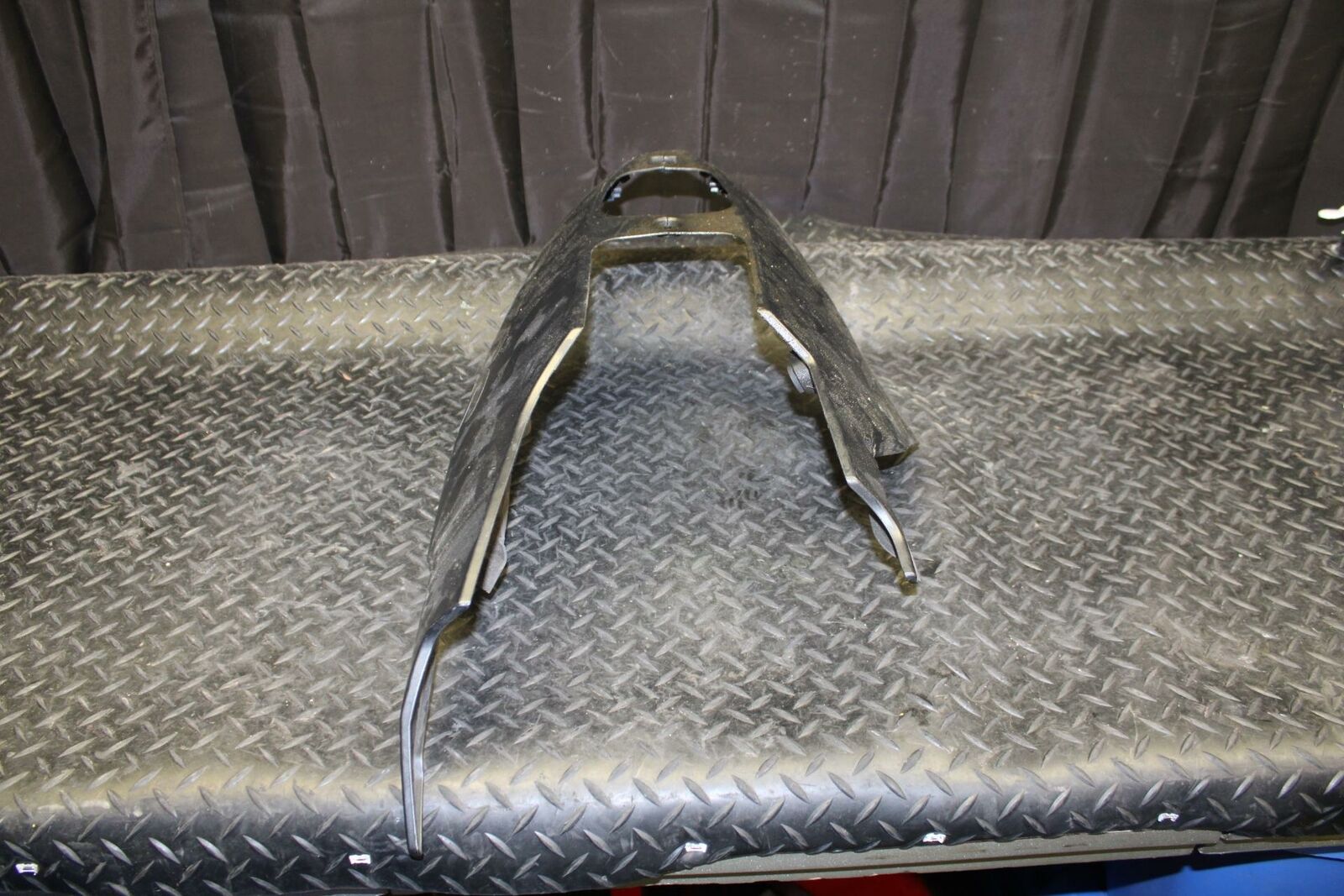10 SUZUKI GSXR750 LOWER BOTTOM BELLY FAIRING COWL BB190