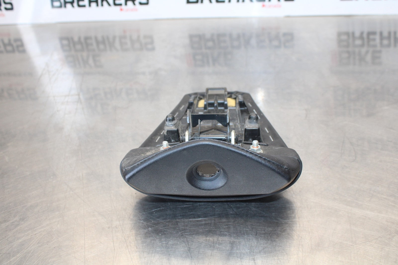 22-25 YAMAHA YZF R7 REAR BACK PASSENGER TANDEM SEAT PAD SADDLE PILLION BB176