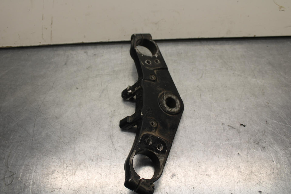 84-86 KAWASAKI GPZ900 FORKS UPPER TRIPLE TREE CLAMP BB84