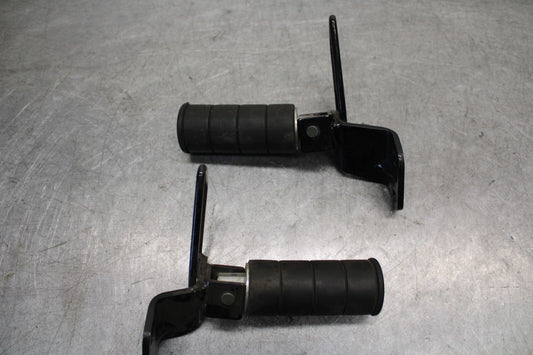 05-06 SUZUKI BOULEVARD M50 REAR PASSENGER FOOT STEP PEG BB671