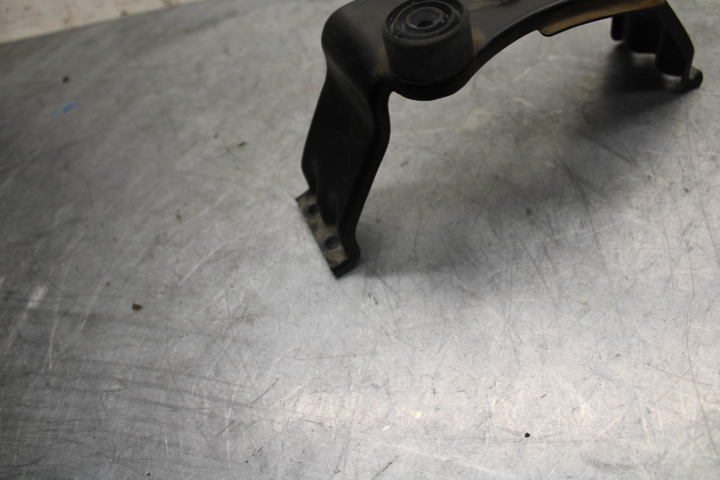 2005 Kawasaki Ninja 500R EX500D GAS TANK FUEL CELL PETROL RESERVOIR BRACKET BB36