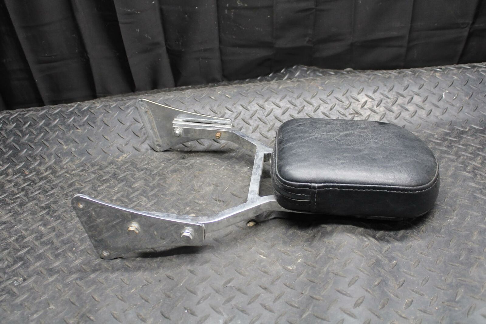 05-06 KAWASAKI VULCAN 1500 VN1500 CLASSIC BACK REST SISSY BAR BB220