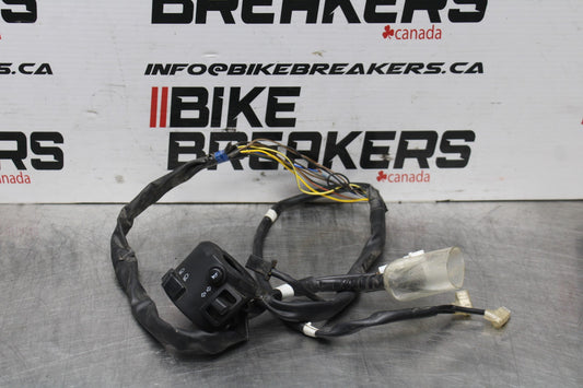23 YAMAHA YZF R3 LEFT CLIP ON HANDLE HORN SIGNALS SWITCH SWITCHES BB806