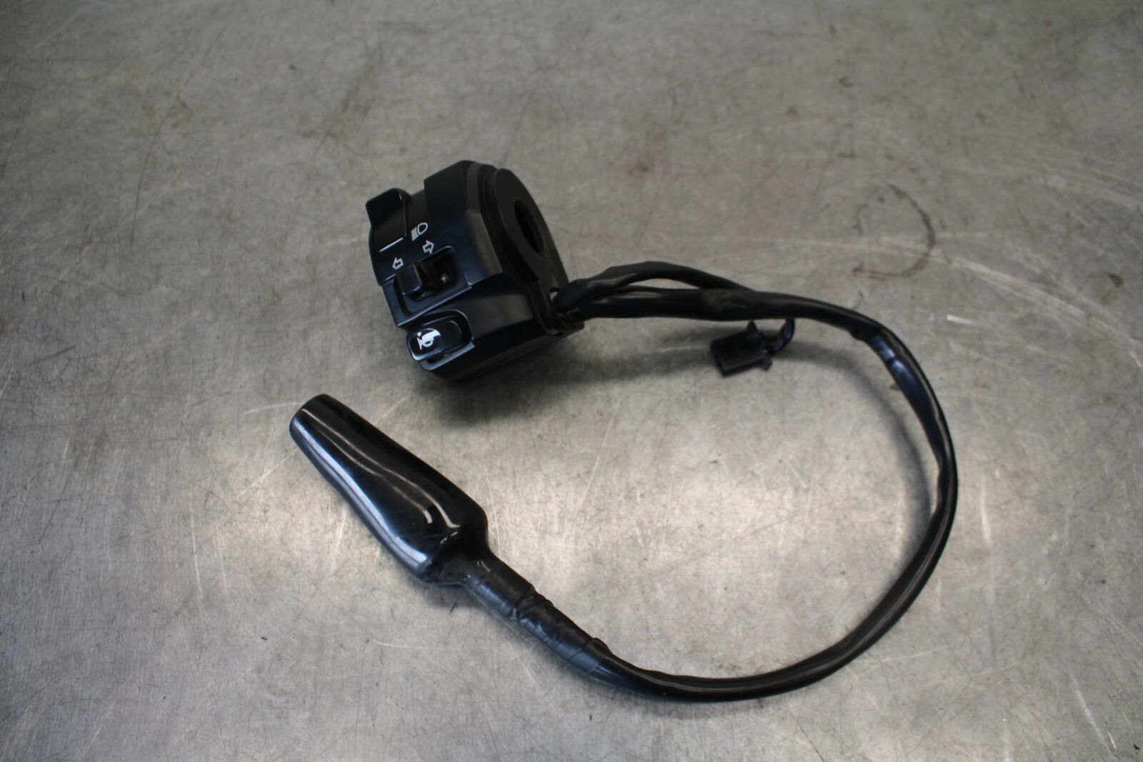 18-23 KAWASAKI NINJA 400 LEFT CLIP ON HANDLE HORN SIGNALS SWITCH SWITCHES  BB679