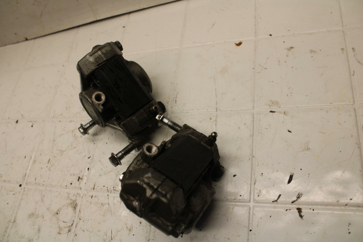 86-89 YAMAHA FJ1200 RIGHT LEFT FRONT BRAKE CALIPER SET PAIR CALIPERS BB11