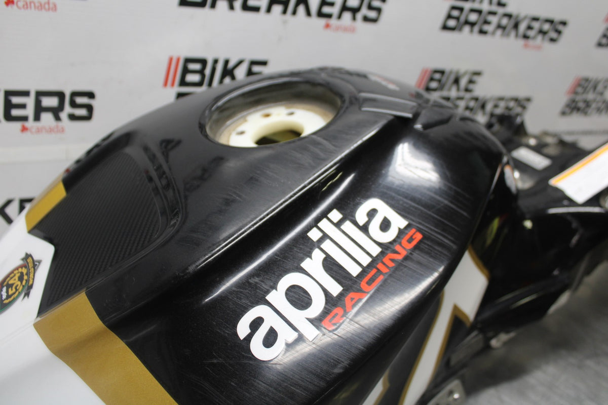 24 APRILIA TUONO V4 1100 FACTORY ABS GAS TANK FUEL CELL PETROL RESERVOIR BB887