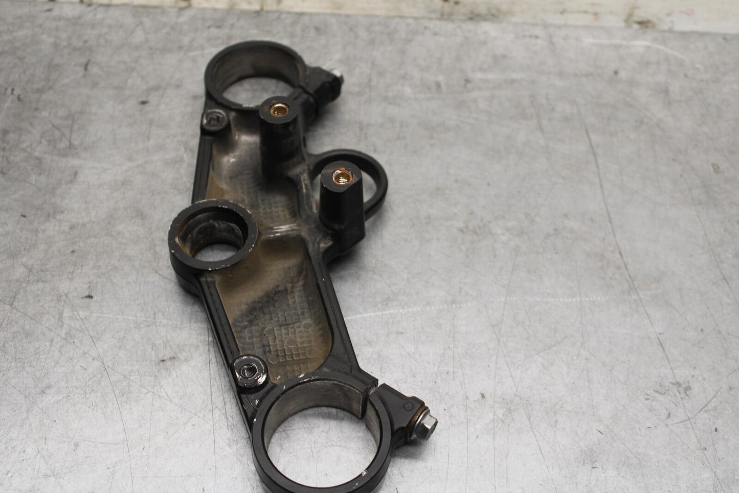 2001 Suzuki GSXR600 FORKS UPPER TRIPLE TREE CLAMP  BB59