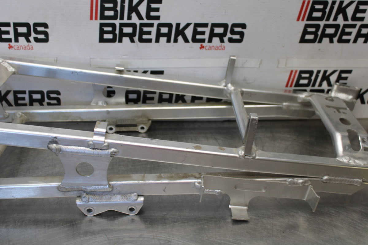 04-06 HONDA CBR600F4I BANANA REAR SUBFRAME BACK SUB FRAME BB644