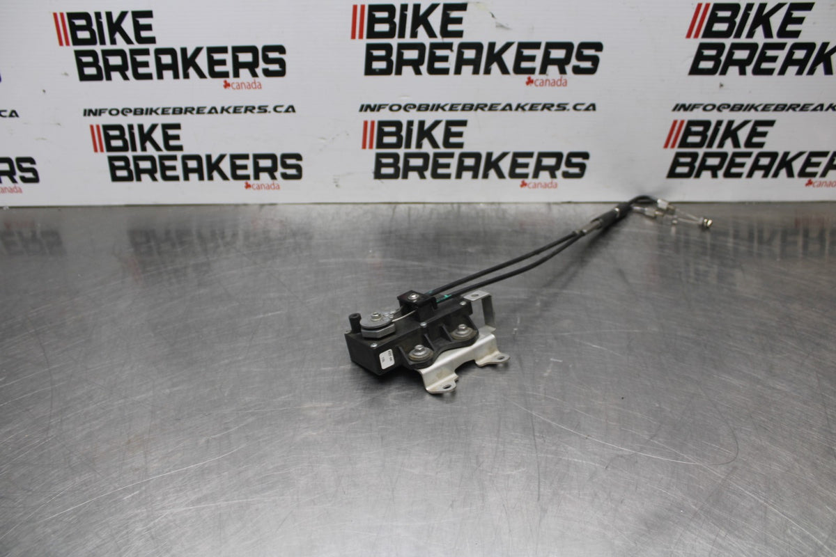 13-14 TRIUMPH DAYTONA 675 AIRBOX INTAKE VELOCITY STACKS BB685