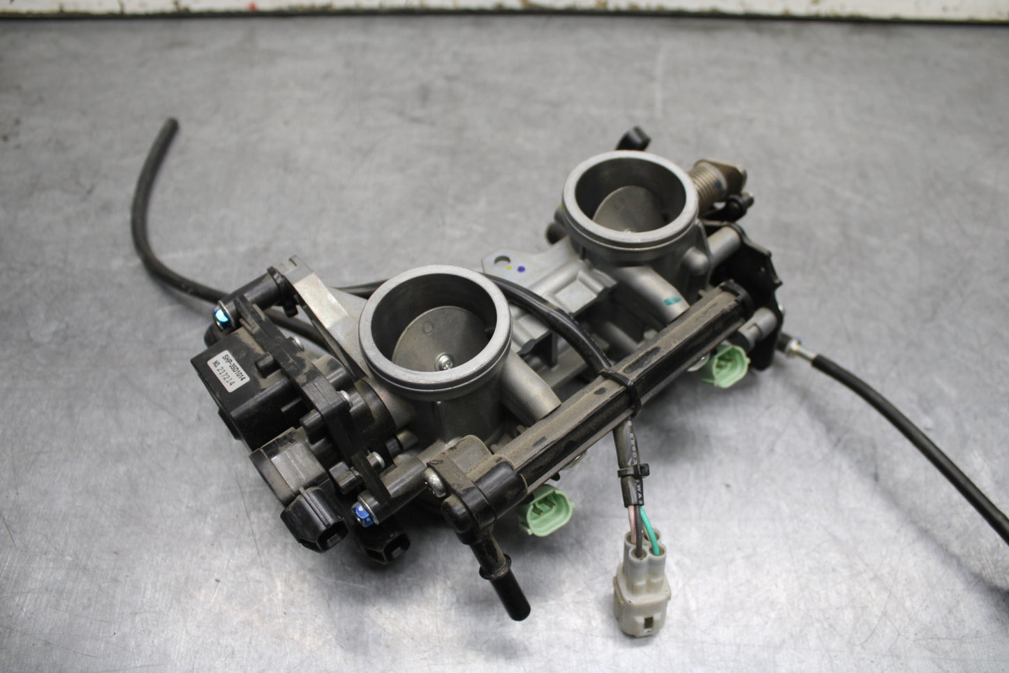 18-24 KAWASAKI NINJA 650 MAIN FUEL INJECTORS / THROTTLE BODIES BB725