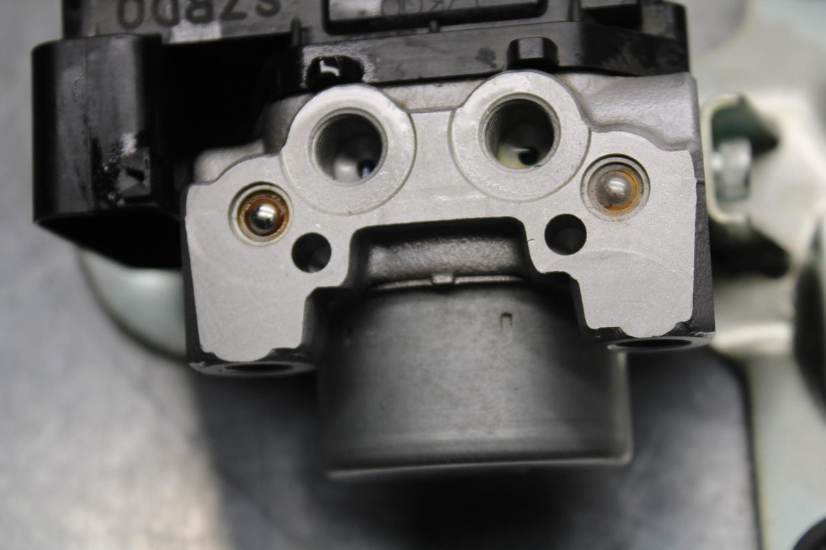 20 SUZUKI GSXR 1000 ABS PUMP UNIT MODULE BB597