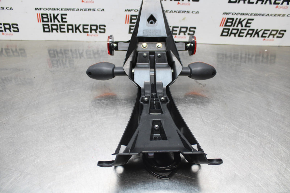 18 SUZUKI GSXR1000 REAR BACK FENDER MUD GUARD BB00