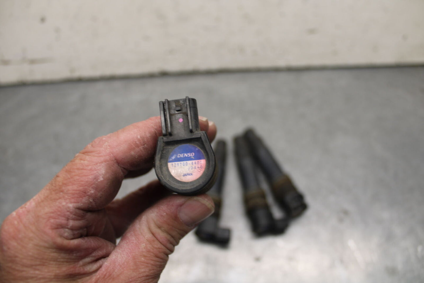 05-06 SUZUKI GSXR1000 IGNITION COILS COIL SPARK PLUG CAPS 33410-35F10 BB677