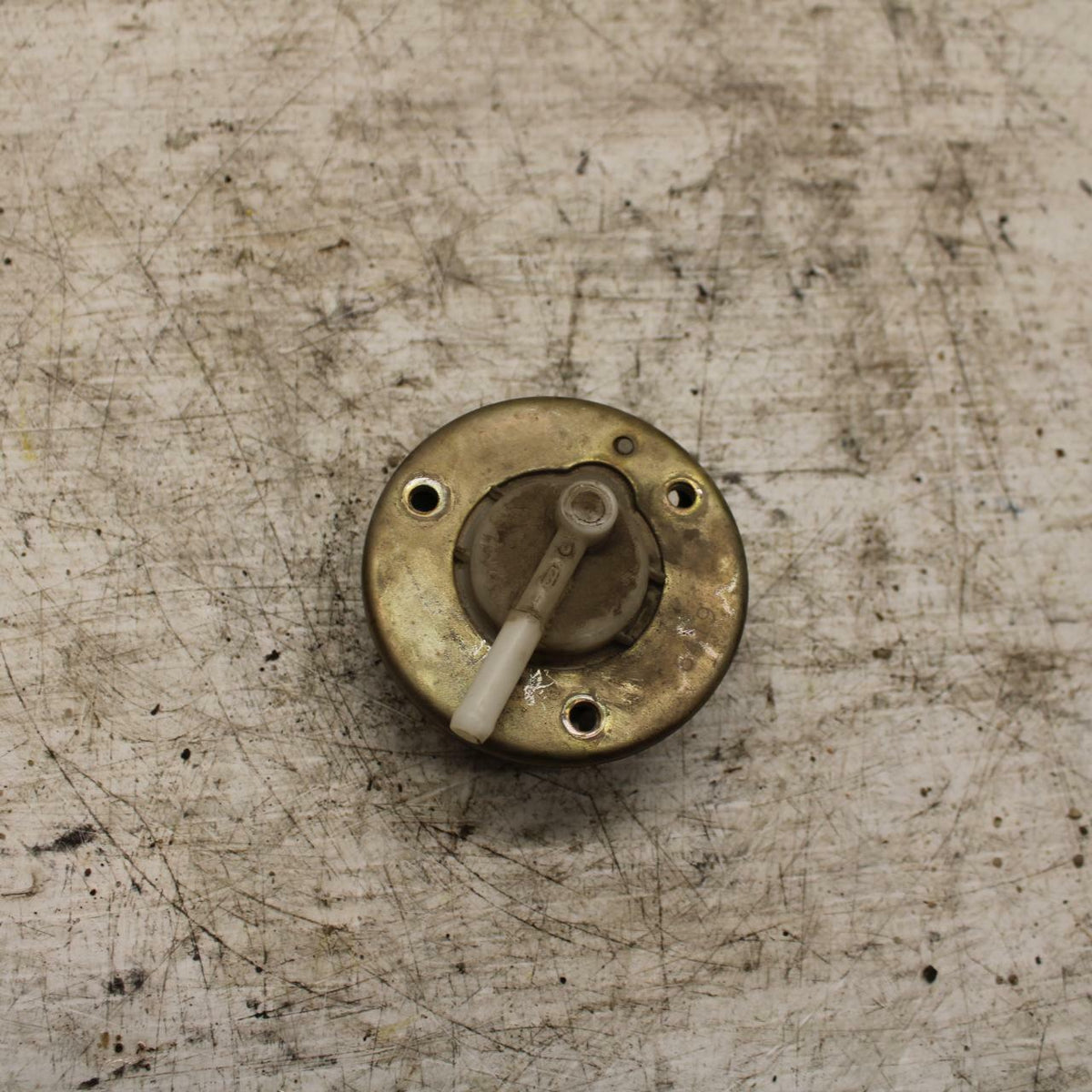 98-04 SUZUKI INTRUDER 1500 VL1500 FUEL TANK GAS CAP BB359