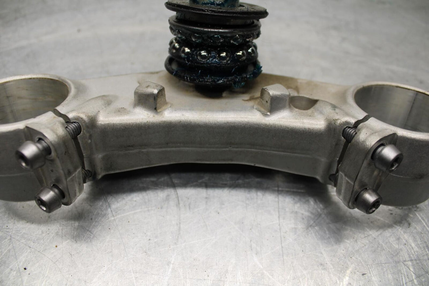 06-07 TRIUMPH DAYTONA 675 DAYTONA 675 FRONT FORKS CLAMP LOWER TRIPLE TREE BB441