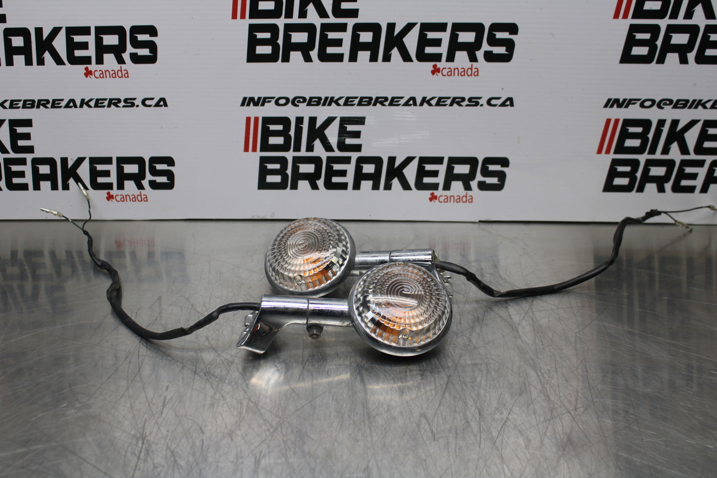 09 YAMAHA ROYAL STAR XVZ1300TF VENTURE REAR LEFT RIGHT TURN SIGNALS LIGHT BB151