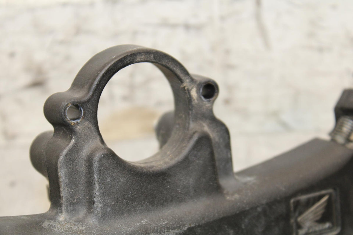 2006 Honda CBR600F4i FORKS UPPER TRIPLE TREE CLAMP 53300-MBW-H90 BB567