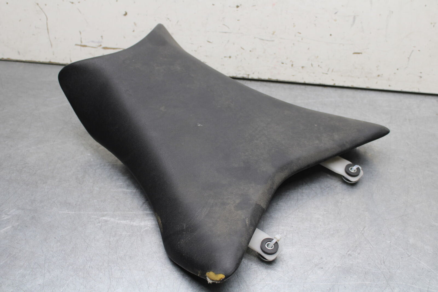 16 KAWASAKI NINJA ZX10R FRONT DRIVERS SEAT PAD SADDLE PILLION 53066-0521-MA  BB6