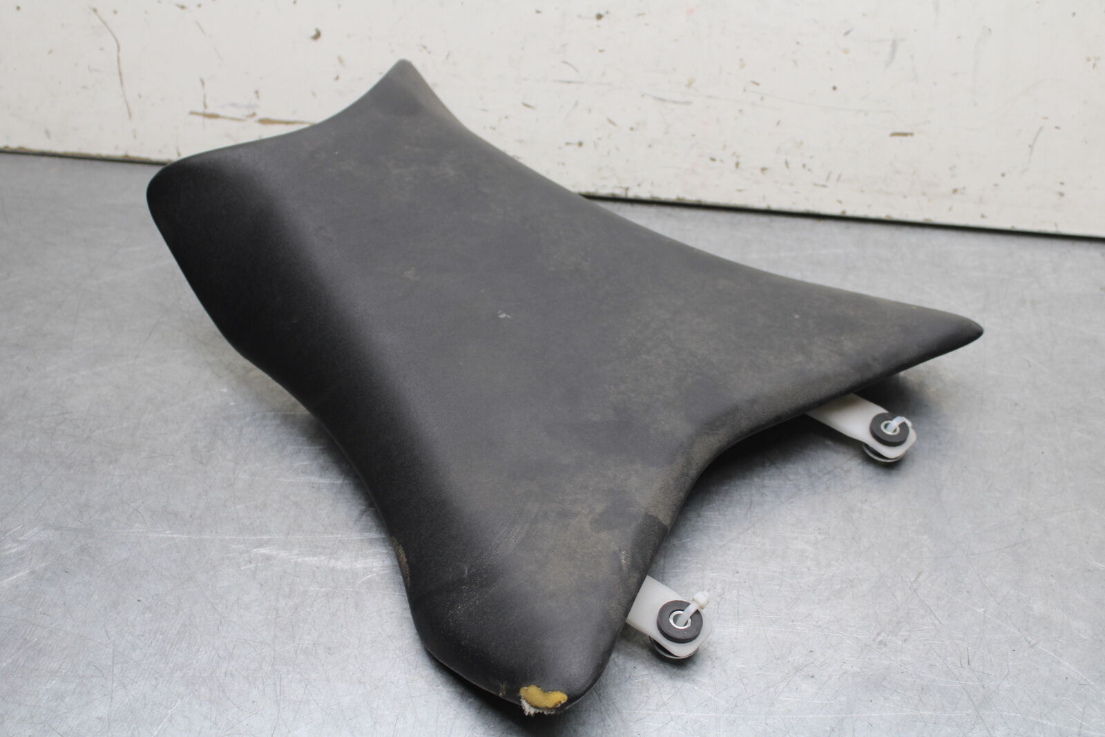 16 KAWASAKI NINJA ZX10R FRONT DRIVERS SEAT PAD SADDLE PILLION 53066-0521-MA  BB6