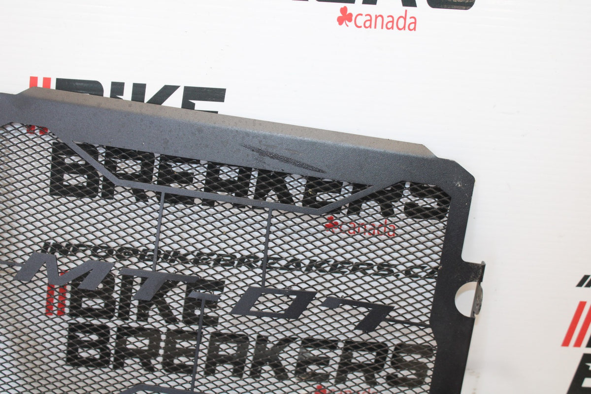 23-24 YAMAHA MT-07 ENGINE RADIATOR COVER GUARD BB194