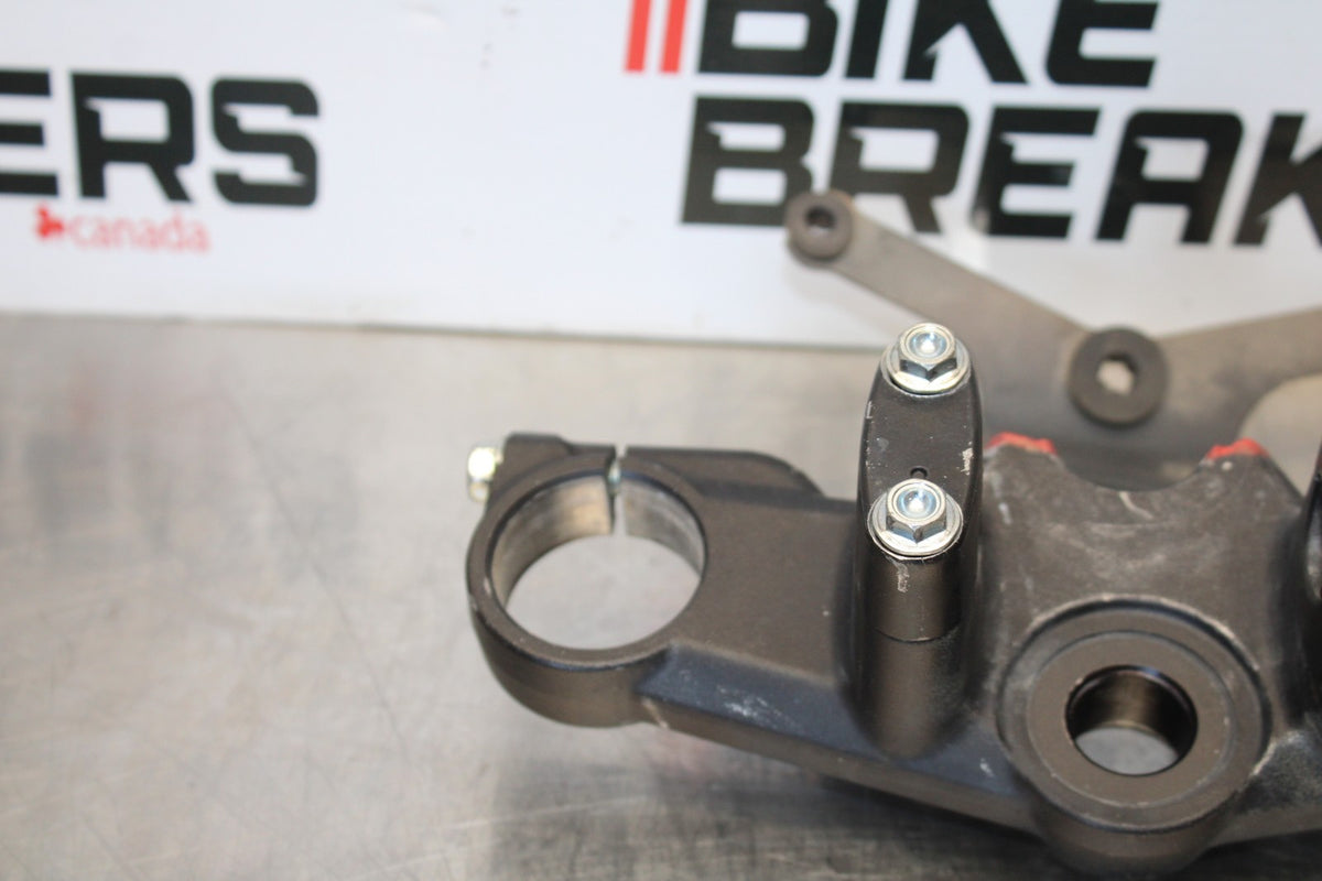 10 SUZUKI SV650 FORKS UPPER TRIPLE TREE CLAMP BB181