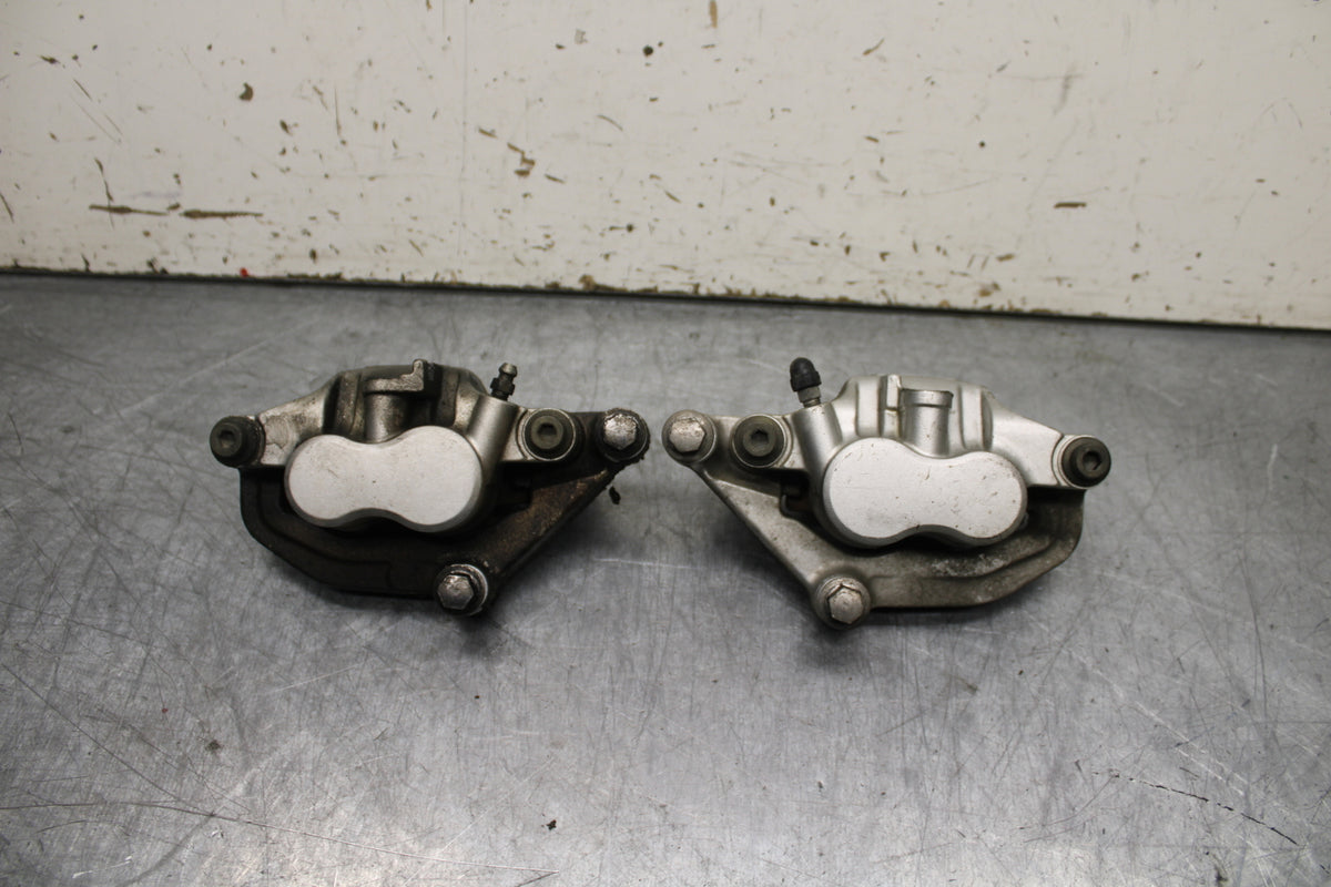 99-00 YAMAHA V STAR 1100 RIGHT LEFT FRONT BRAKE CALIPER SET PAIR CALIPERS BB711