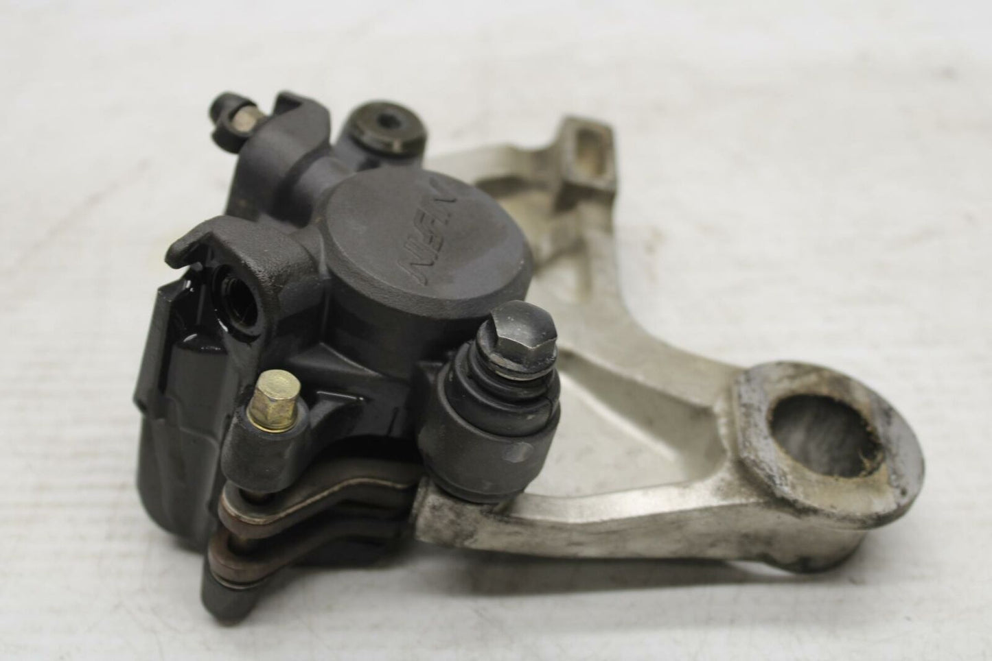 04-05 HONDA CBR1000RR REAR BACK BRAKE CALIPER W MOUNT BRACKET BB285