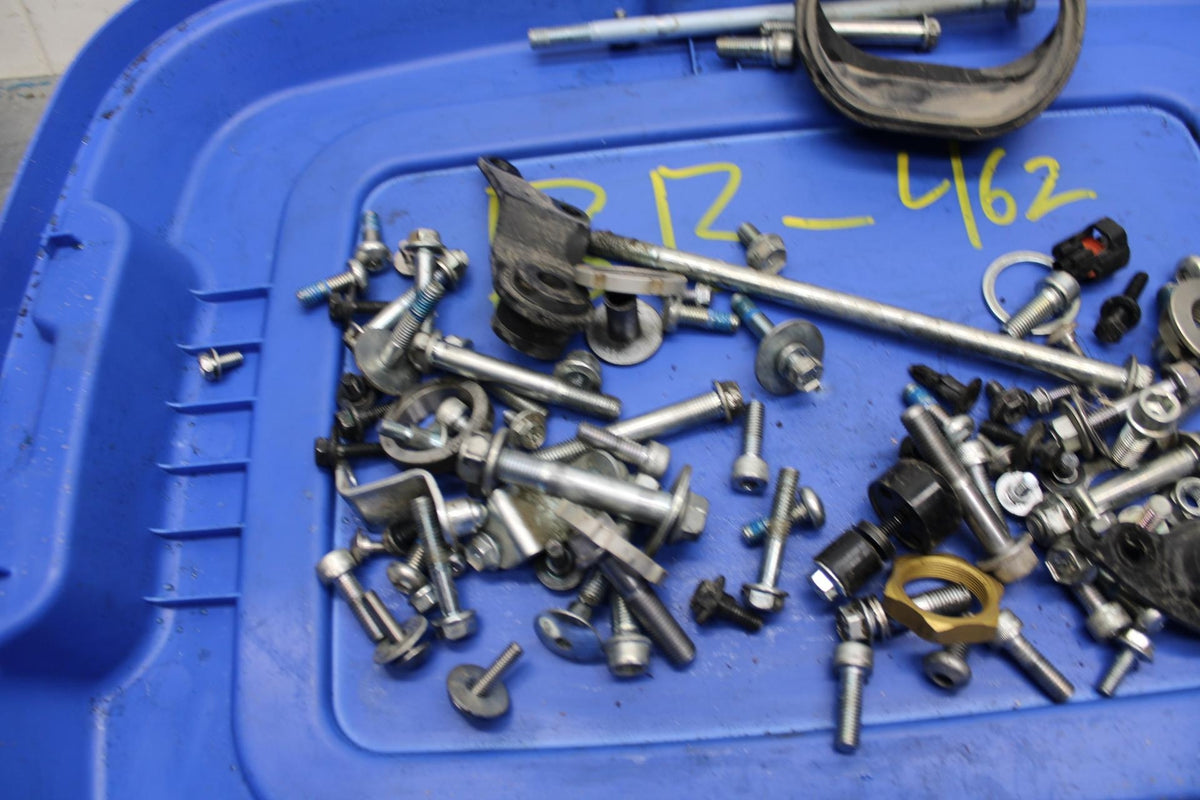 15-21 SUZUKI GSXR600 ENGINE MOUNTING BOLTS HARDWARE MOTOR SCREWS BB463