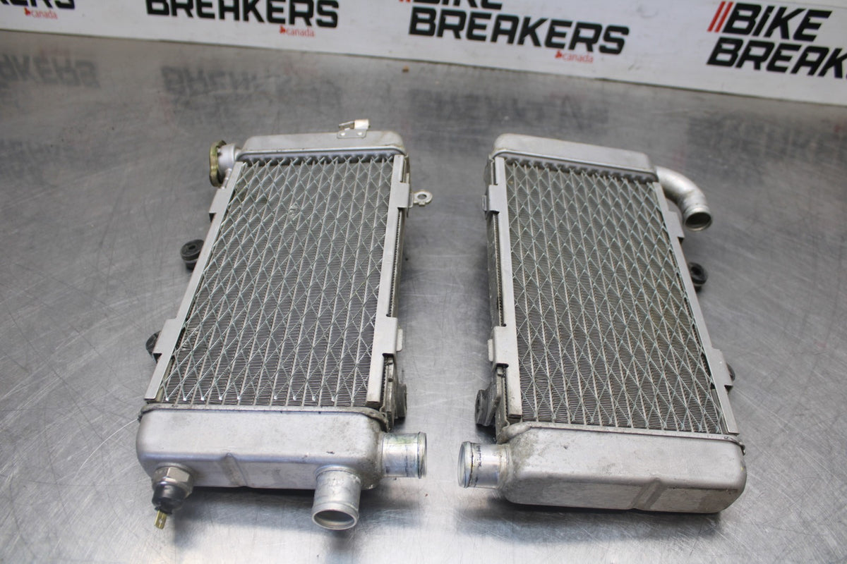 98-05 HONDA SUPER HAWK 1000 VTR1000F ENGINE RADIATOR MOTOR COOLER SET PAIR BB924