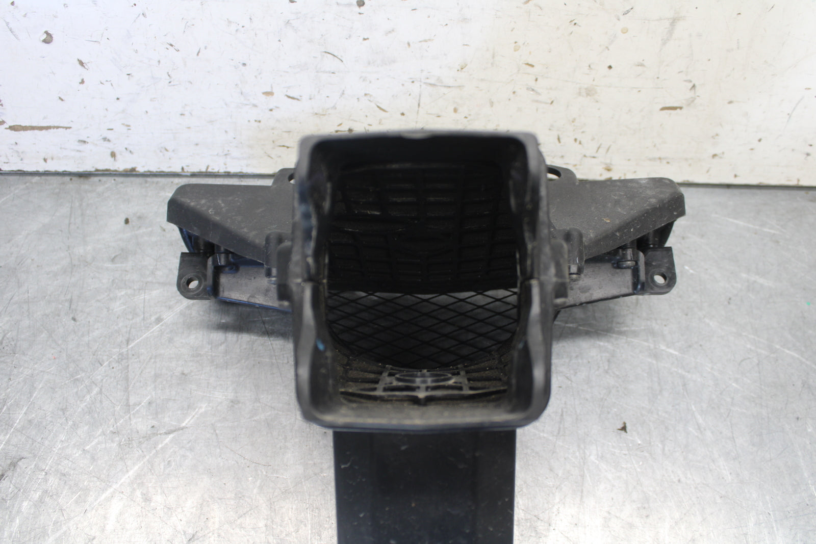 09-12 KAWASAKI NINJA ZX6R UPPER FAIRING MIRROR GAUGES STAY BRACKET BB698