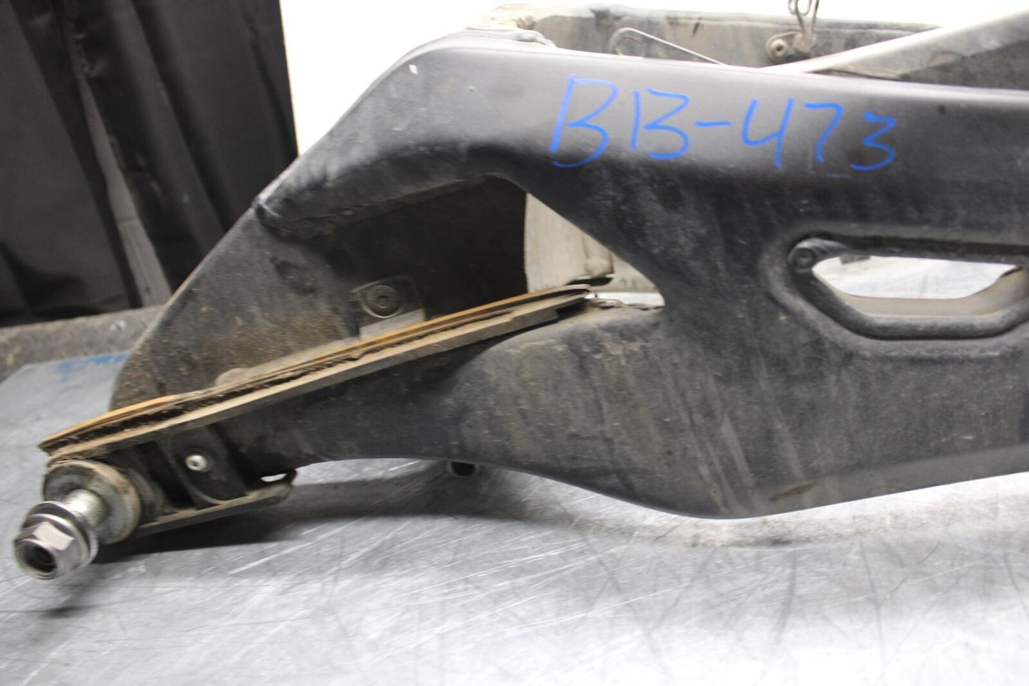 18 YAMAHA YZF R1  REAR SWINGARM BACK SUSPENSION SWING ARM BB473