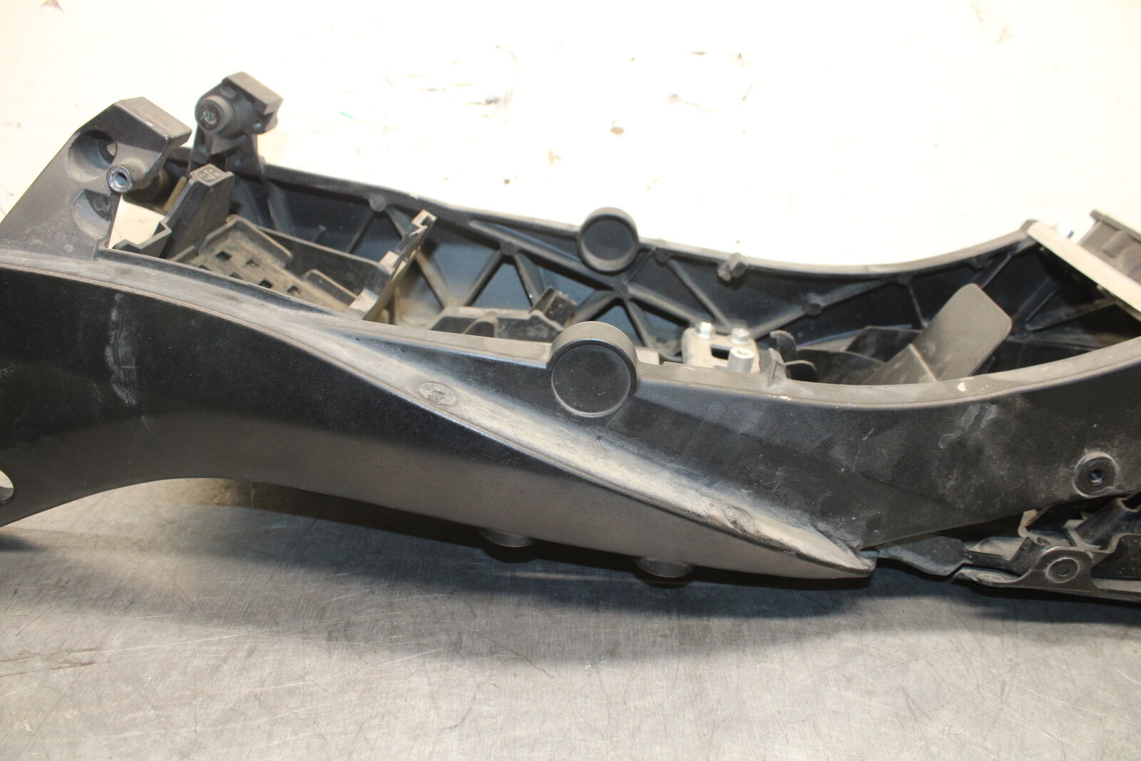 08-09 SUZUKI GSXR600 REAR SUBFRAME BACK SUB FRAME BB728
