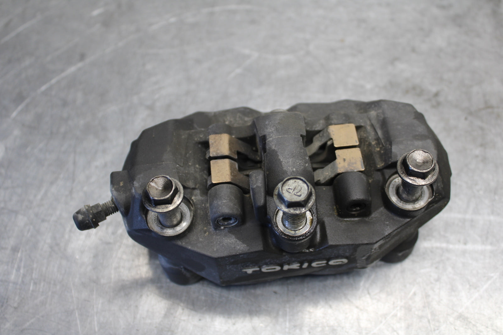 06-07 SUZUKI GSXR 600 RIGHT LEFT FRONT BRAKE CALIPER SET PAIR CALIPERS BB694