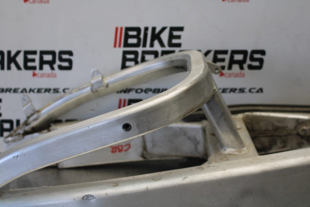 01 HONDA CBR900RR REAR SWINGARM BACK SUSPENSION SWING ARM BB00