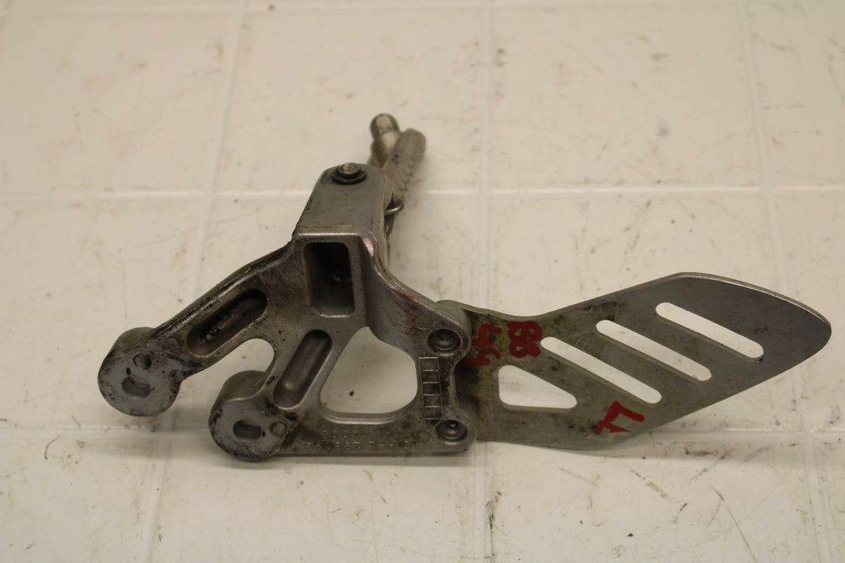 06-07 SUZUKI GSXR750 LEFT REARSET REAR SET DRIVER FOOT PEG REST STOP BB26