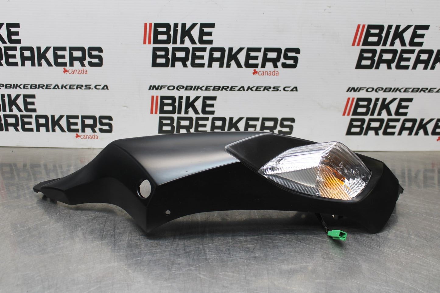 23-24 KAWASAKI NINJA ZX14R NEW!! LEFT REAR BACK TAIL FAIRING COWL & LIGHT BB764