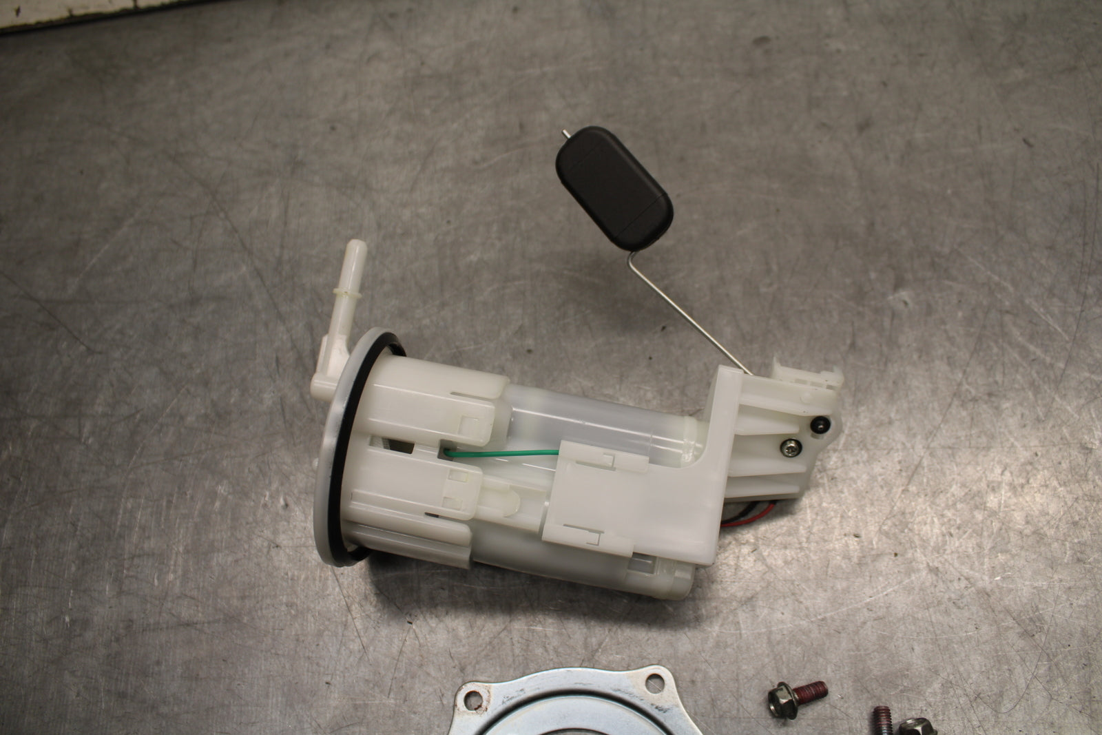 24 KAWASAKI NINJA 500 ABS FUEL PUMP GAS PETROL SENDER UNIT BB730