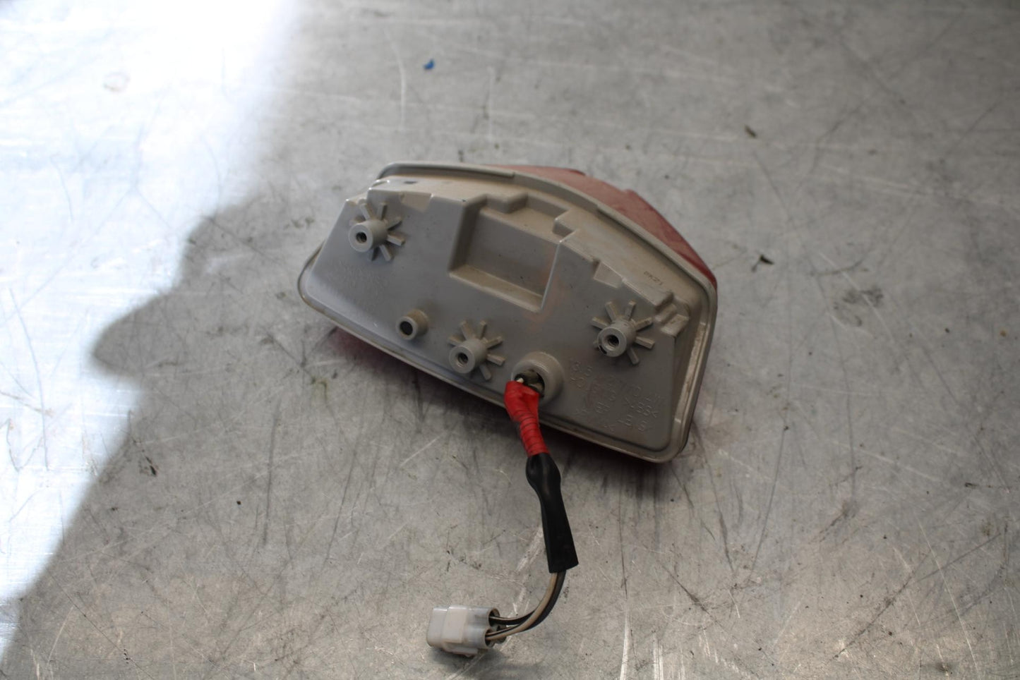 15-21 SUZUKI GSXR600 REAR TAIL TAILLIGHT BACK BRAKE LIGHT BB437