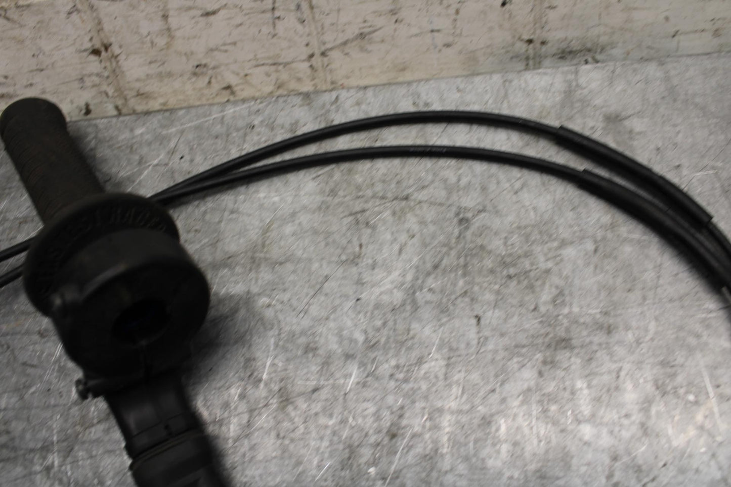 2009 Kawasaki Ninja ZX6R ZX600R THROTTLE CABLE LINE HOUSING GUIDE BB538