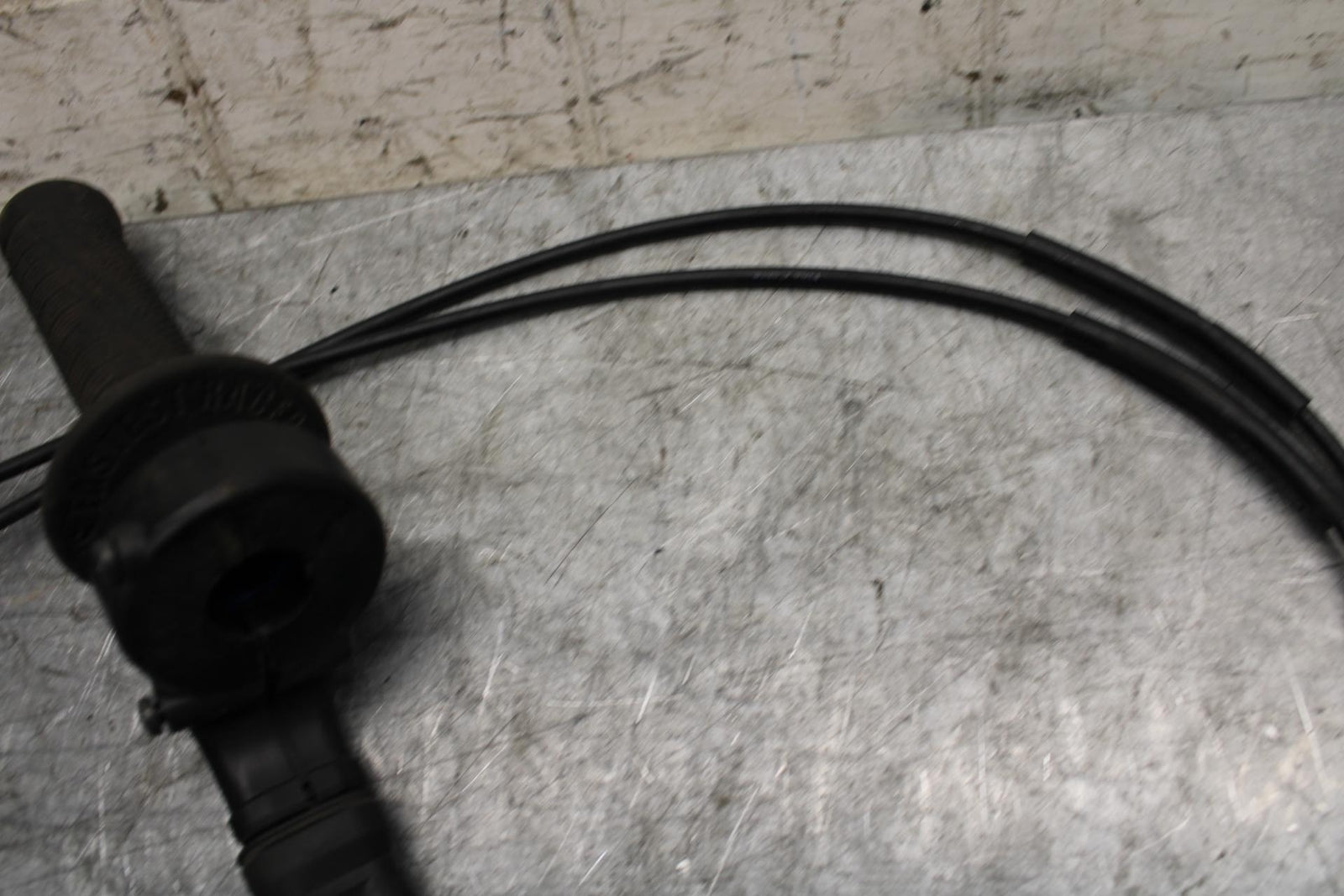 2009 Kawasaki Ninja ZX6R ZX600R THROTTLE CABLE LINE HOUSING GUIDE BB538