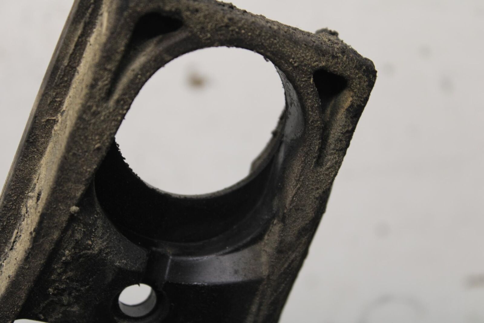 11-23 SUZUKI GSXR 750 SWINGARM CHAIN BUFFER SLIDER GUIDE BB630