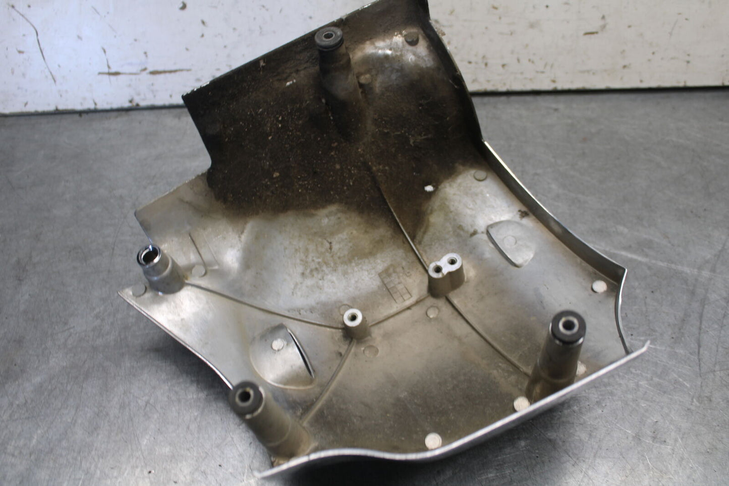 05-09 SUZUKI BOULEVARD C90 ENGINE SPROCKET COVER BB692