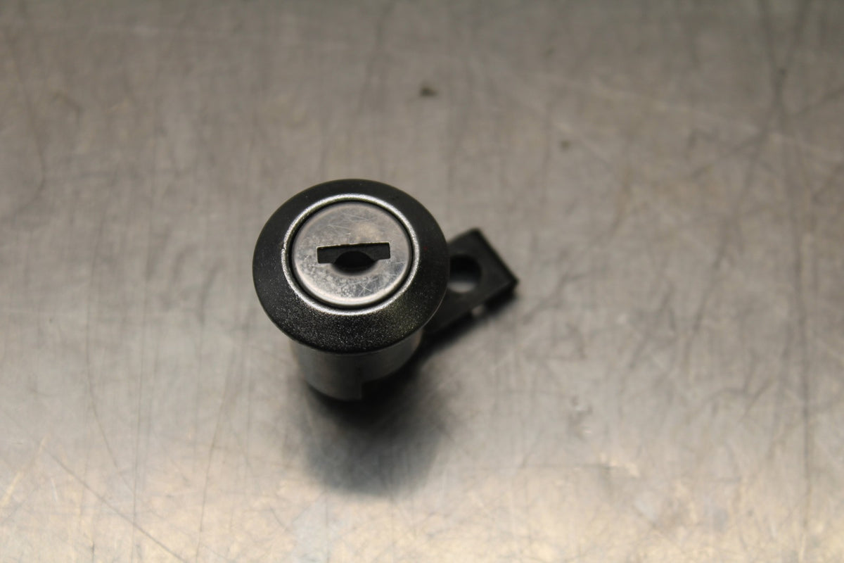 18-26 KAWASAKI Z400 IGNITION LOCK NO KEY BB852