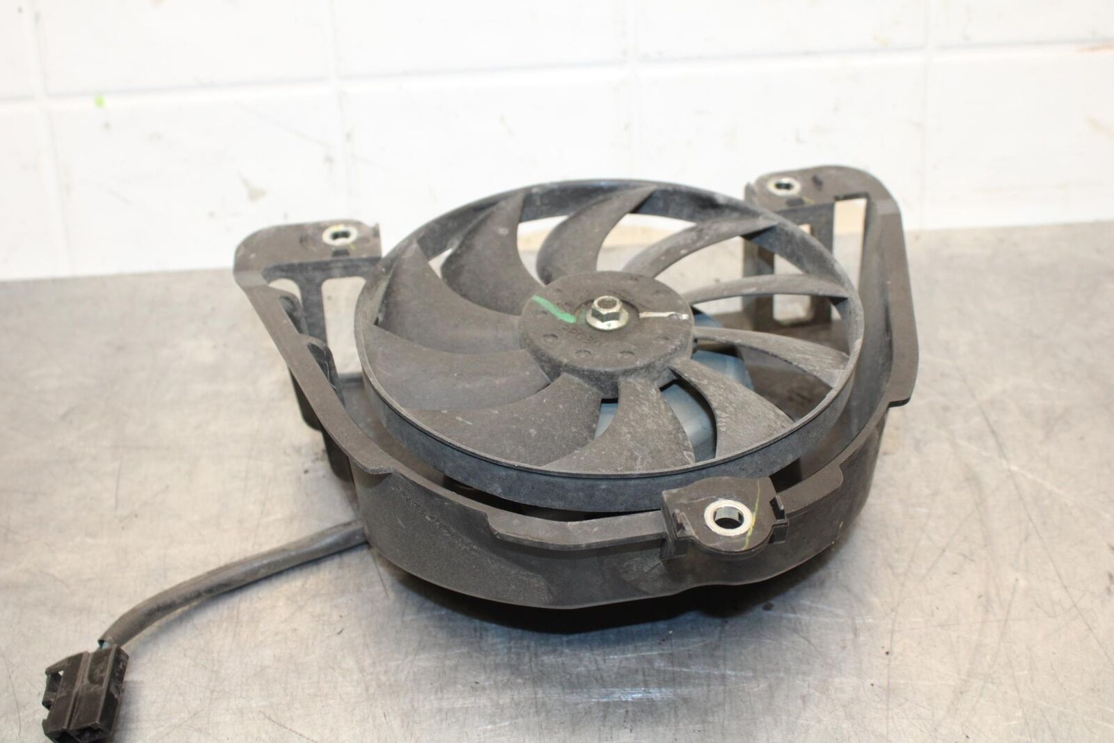 19-21 YAMAHA YZF R3 ENGINE RADIATOR COOLING FAN BB588