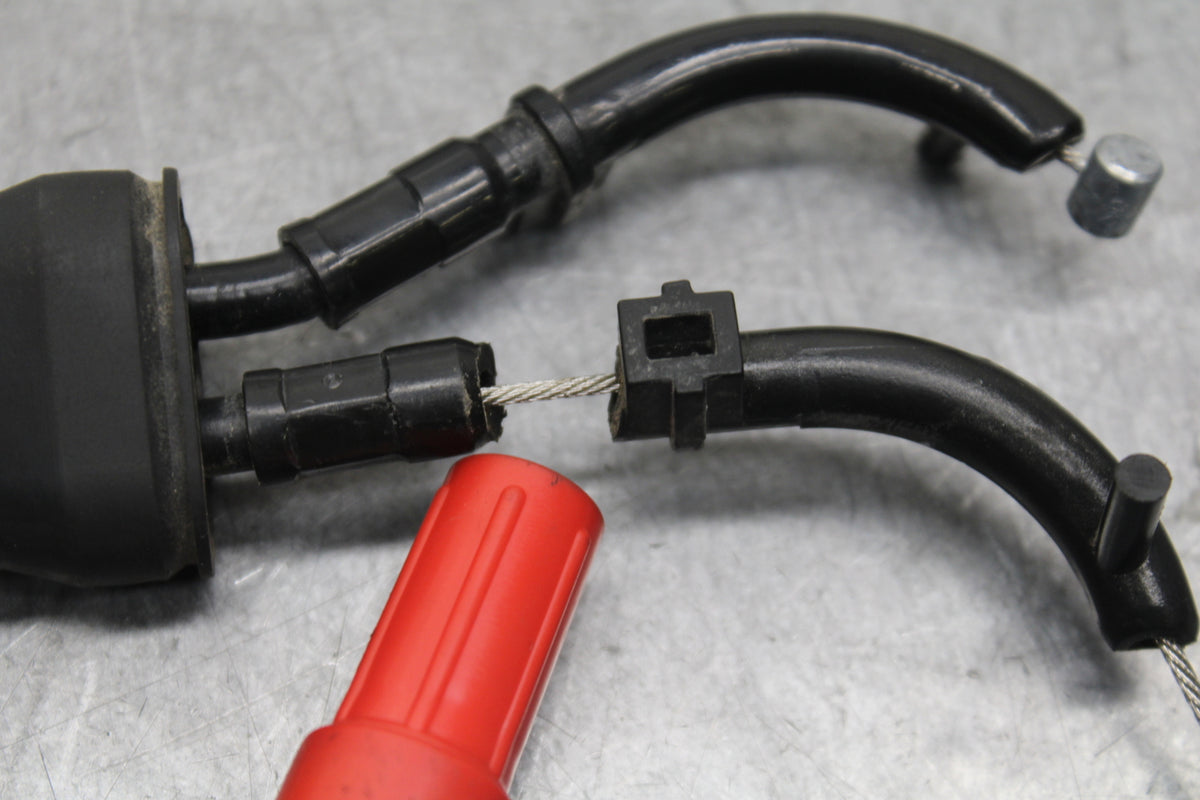 07-08 YAMAHA YZF R1 THROTTLE CABLES LINES BB675