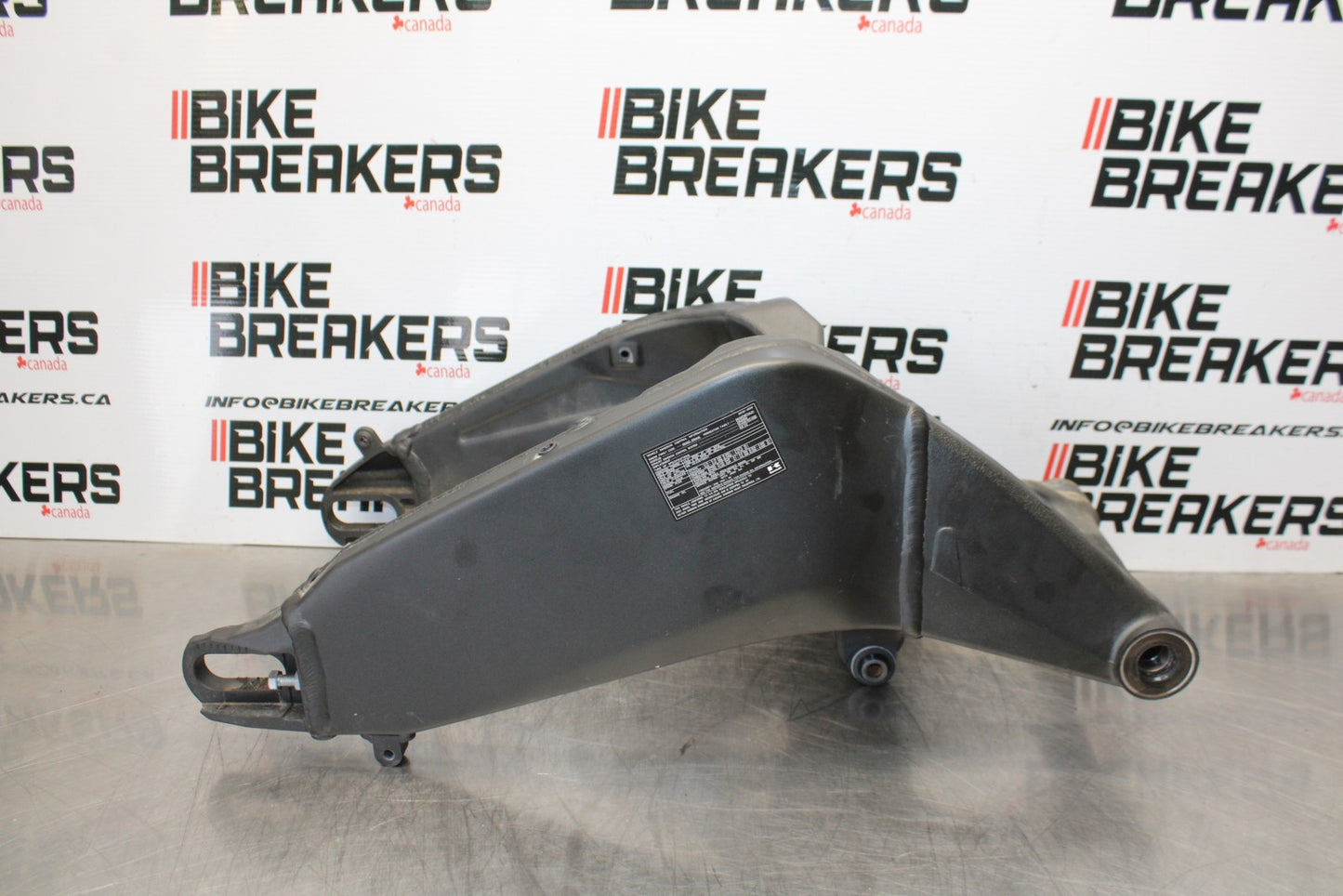21-23 KAWASAKI NINJA ZX6R REAR SWINGARM BACK SUSPENSION SWING ARM BB179