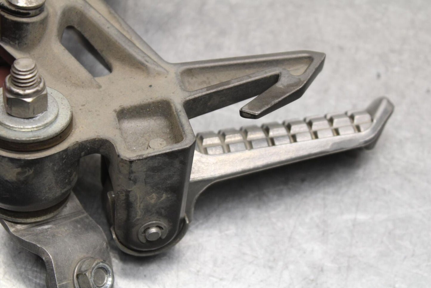 15-16 KAWASAKI EX300 REAR BACK PASSENGER PEG SET PAIR BB635