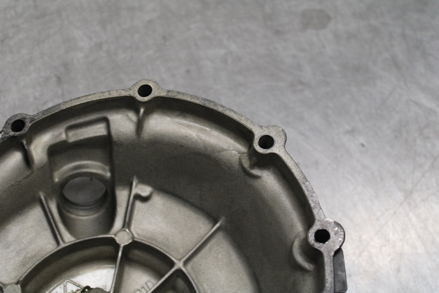03-05 YAMAHA YZF R6  CLUTCH SIDE ENGINE MOTOR COVER BB132
