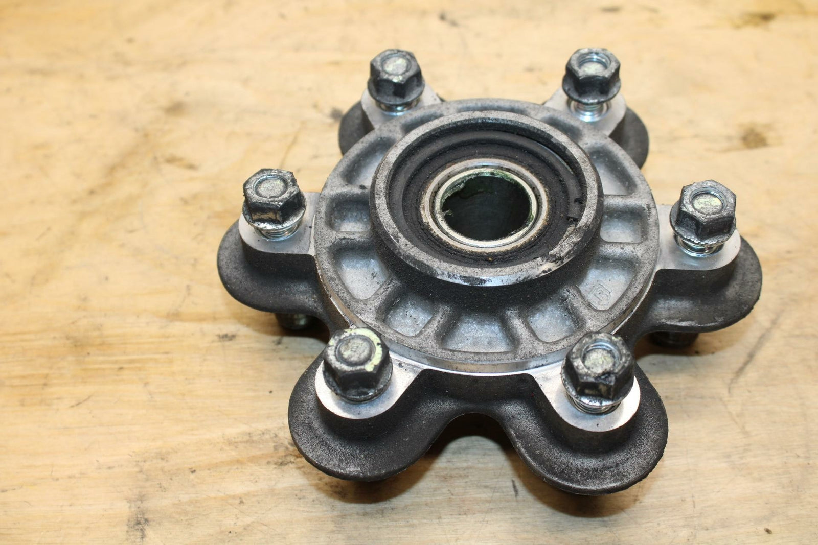 08-14 DUCATI MONSTER 696 REAR HUB SHOCK  CUSH  BB324